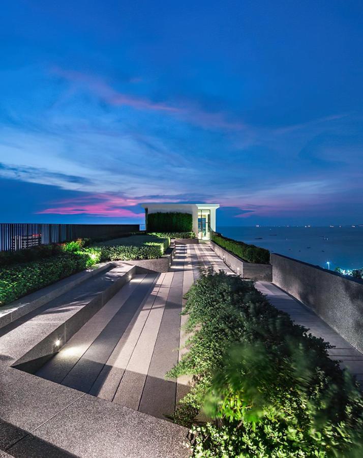 Apartment Location In Pattaya, Sky Pool & Infinity Edge
