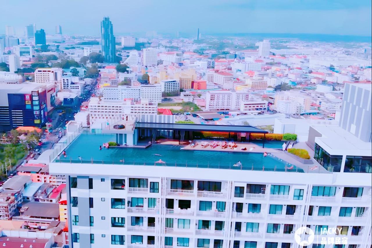 Location In Pattaya, Sky Pool & Infinity Edge Apartment *