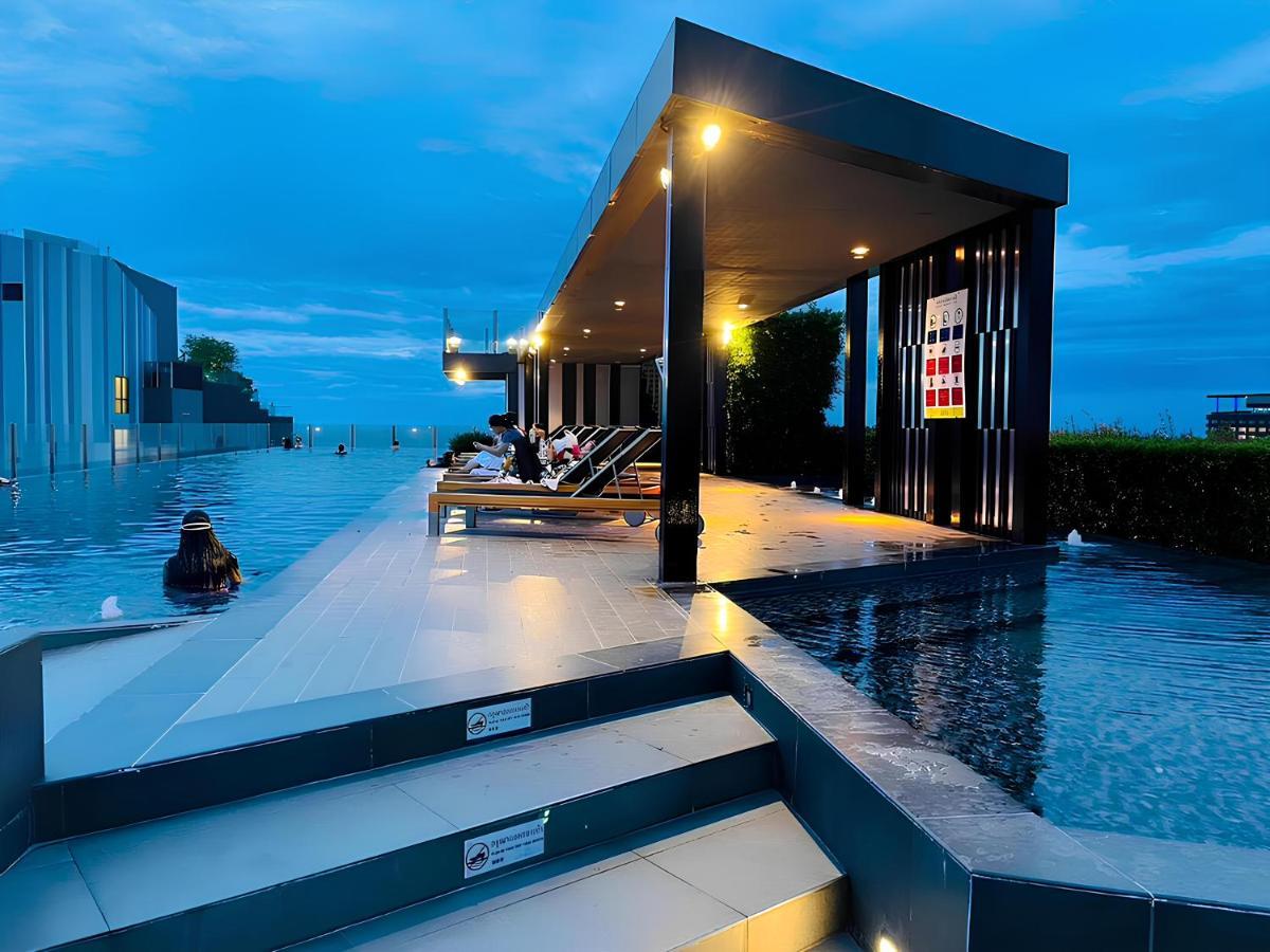 Location In Pattaya, Sky Pool & Infinity Edge