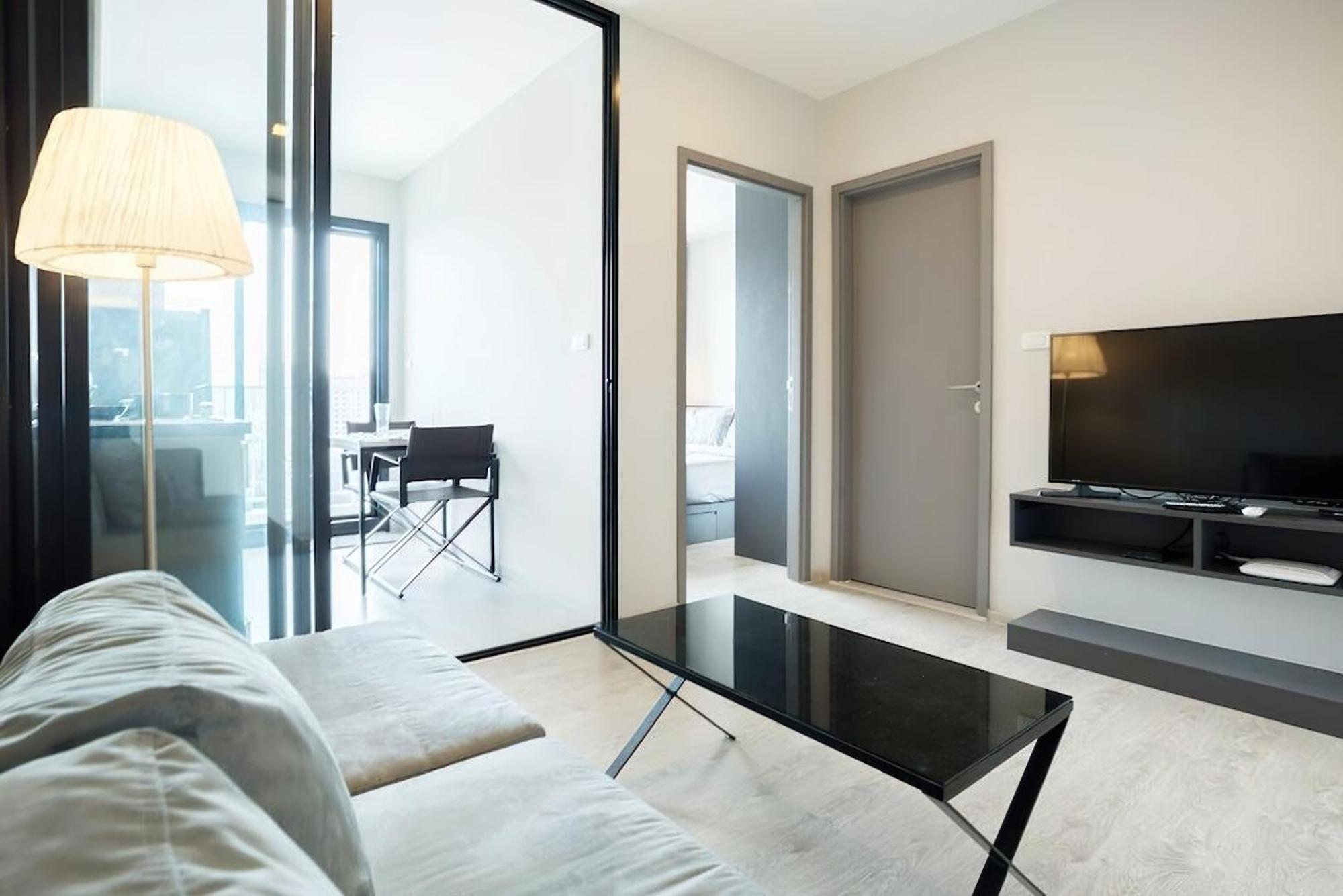 Location In Pattaya, Sky Pool & Infinity Edge Apartment